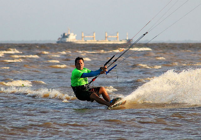 kitesurfe